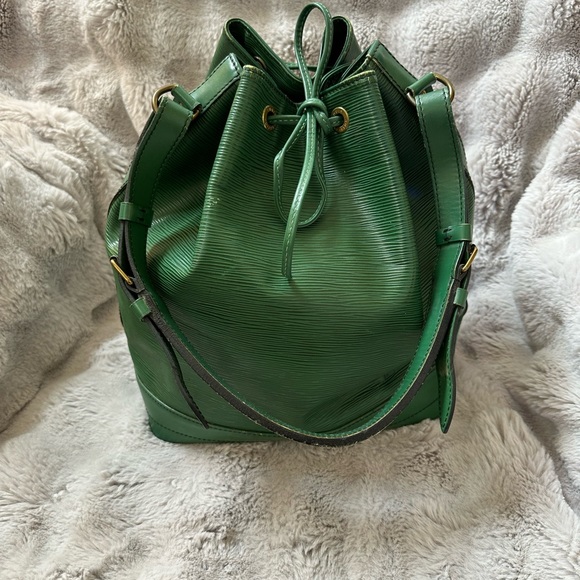 Sold - Picture 1 of 15